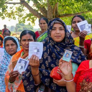 মহিলা ভোটেই কি কেল্লাফতে? প্রথম দফার ভোটের হারে বড় চমক! কার দিকে ঝুঁকছে বাংলার ‘লক্ষ্মীরা’?