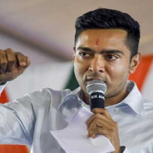 নিশানায় কে? নাম না করে ‘৫০ পারসেন্ট ডিসকাউন্ট’ খোঁচা অভিষেকের, পাল্টা তোপ বিরোধীদেরও!