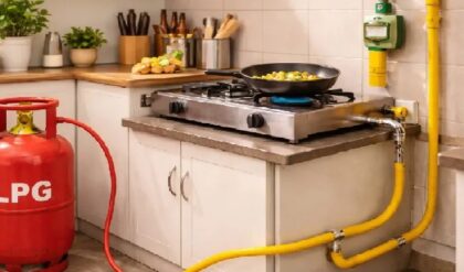 আধার ই-কেওয়াইসি না করলেই বন্ধ হবে ভর্তুকি! ১ মে থেকে বদলে যাচ্ছে যে ৬টি গুরুত্বপূর্ণ নিয়ম