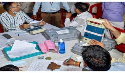 আর চলবে না কারচুপি! গণনার দিন জাল পরিচয়পত্র রুখতে হাইটেক ‘QR’ অস্ত্র আনল নির্বাচন কমিশন
