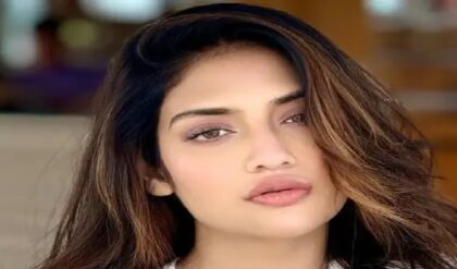 দিল্লিতে হাজিরার আর্জি খারিজ! সিজিও কমপ্লেক্সে সাদা পোশাকে নুসরত, প্রাক্তন সাংসদকে ঘিরে উত্তপ্ত সল্টলেক!