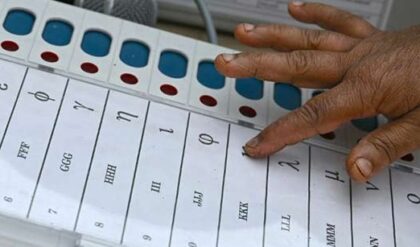 রোদে পুড়ে বাইরে যেতে হবে না, বাড়ির নিচেই বুথ! ‘শহুরে’ ভোটারদের টানতে কমিশনের মাস্টারস্ট্রোক!