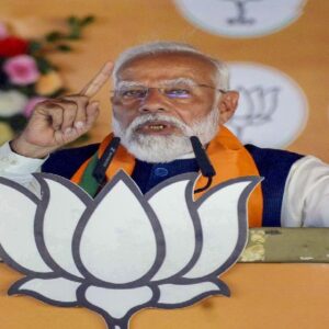 “কাটমানি-সিন্ডিকেট থেকে স্বাধীনতা দেব”, ঠাকুরনগরে দাঁড়িয়ে তৃণমূলকে অলআউট আক্রমণ মোদীর!