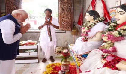 নাগরিকত্ব নিয়ে এবার ‘মোদির গ্যারান্টি’! ঠাকুরবাড়িতে দাঁড়িয়ে মমতাকে পাল্টা চ্যালেঞ্জ প্রধানমন্ত্রীর