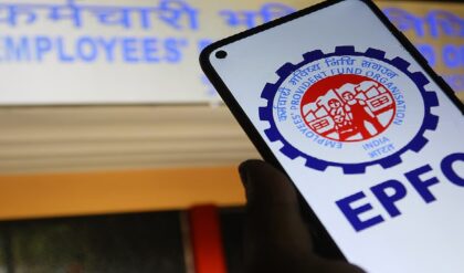 পিএফ গ্রাহকদের পোয়াবারো! ওটিপি ছাড়াই ইউপিআই দিয়ে তোলা যাবে প্রভিডেন্ট ফান্ডের টাকা? জানুন লিমিট কত