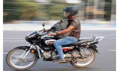 হাঁসফাঁস গরমে এক চিলতে স্বস্তি! রাস্তায় কর্মরতদের হাতে আইসক্রিম তুলে দিয়ে মন জিতলেন লক্ষ্মণ!