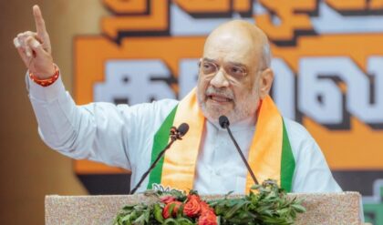 “তৃণমূল-কংগ্রেস জঙ্গিদের বিরিয়ানি খাওয়াত, মোদী দেখিয়েছে সার্জিক্যাল স্ট্রাইক!”: হুঙ্কার শাহের!