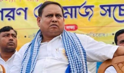 “গ্রেফতার হুমায়ুনের ভাইপো!”-ভোটের সকালেই রণক্ষেত্র মুর্শিদাবাদ! কেন্দ্রীয় বাহিনীর নাকের ডগায় বোমাবাজি