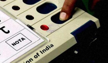 প্রার্থীরা কি শুধুই ‘জোকার’? ভোটে কেন ‘NOTA’ বোতামে আঙুল ছোঁয়াচ্ছে এই প্রজন্ম?