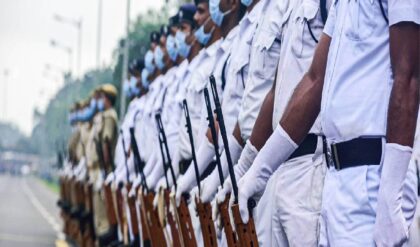 “ভোটের আবহে শিকেয় নিরপেক্ষতা!”-বিতর্কিত ভিডিও পোস্ট করে বরখাস্ত খোদ পুলিশকর্মী