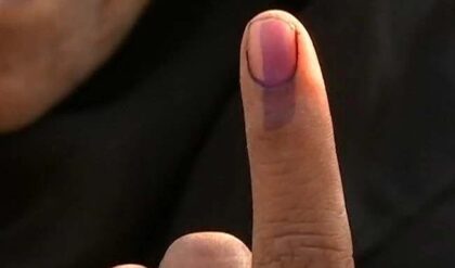 আজ রাতেই হাইরাইজের গেটে কেন্দ্রীয় বাহিনী! ভোটে বড়সড় বদল কলকাতায়, কমিশনের নড়াচড়া কেন?