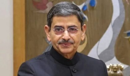 ভোটের সকালেই বড় ঘোষণা রাজ্যপালের! যুব ও নারী শক্তির কাছে বিশেষ আর্জি আর.এন. রবির, চালু ২৪ ঘণ্টার হেল্পলাইন!