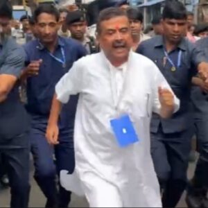 “শুভেন্দুকে ঘিরে ‘চোর’ ধ্বনি!”-‘বহিরাগত’ তাড়াতে কেন্দ্রীয় বাহিনীর সঙ্গেই দৌড় শুভেন্দুর
