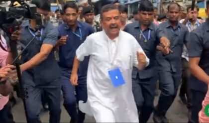“শুভেন্দুকে ঘিরে ‘চোর’ ধ্বনি!”-‘বহিরাগত’ তাড়াতে কেন্দ্রীয় বাহিনীর সঙ্গেই দৌড় শুভেন্দুর