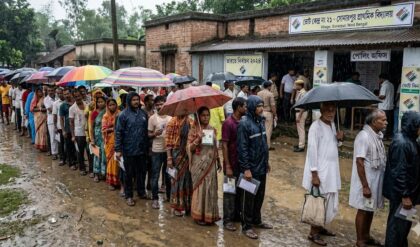 Weather: ভোটের দিনে ঘূর্ণাবর্তের জেরে বাংলায় বৃষ্টির ভ্রুকুটি, জেনেনিন আপডেট!