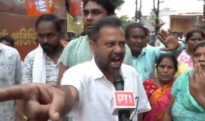 “মমতা গুণ্ডা নিয়ে এসে হুমকি দিচ্ছেন!”-ভোটের সকালে খোদ মুখ্যমন্ত্রীর বিরুদ্ধে বিস্ফোরক অভিযোগ ভোটারের!