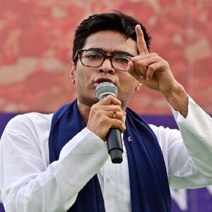 “ভোট দিয়েছেন বিজেপিকে, সুবিধা দিচ্ছে তৃণমূল!”— জনসভা থেকে সরাসরি চ্যালেঞ্জ অভিষেক বন্দ্যোপাধ্যায়ের! ২. বিজেপি বিধায়কের এলাকা