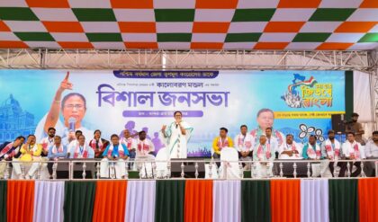 জ্যোতিপ্রিয়ের পাশে দাঁড়িয়ে ‘বিরাট’ দাবি মমতার! নাম না করে কাদের ‘গধাই-মাধাই-জগাই’ বললেন মুখ্যমন্ত্রী?