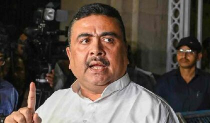 ভোটের মুখে শুভেন্দুর বড় ‘সারপ্রাইজ’! তৃণমূলের দুর্গে হানা দিয়ে একঝাঁক বুথ স্তরের নেতাকে টানল বিজেপি ভোটের মুখে শুভেন্দুর বড় ‘সারপ্রাইজ’! তৃণমূলের দুর্গে হানা দিয়ে একঝাঁক বুথ স্তরের নেতাকে টানল বিজেপি