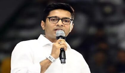 ‘বদলা নয় বদল’ এখন অতীত? মিতালী বাগকে আক্রমণের বদলা নিতে রণংদেহী অভিষেক! ৪ঠা মে কি হবে বাংলায়?