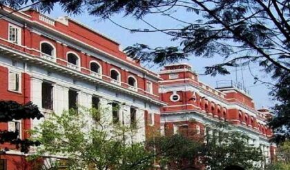 সোশ্যাল মিডিয়ায় বেলাগাম মন্তব্য! কলকাতা পুলিশের কর্মীকে সাসপেন্ড করল কর্তৃপক্ষ, কড়া বার্তা বাহিনীকে