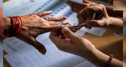 ভোটে যাওয়ার আগে সাবধান! পকেটে কী থাকলে ঢুকতে দেবে না কমিশন? তালিকায় রয়েছে বড় চমক!