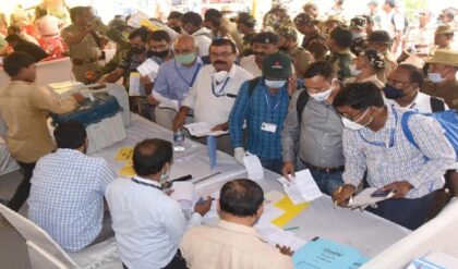 “প্রমাণ দিন, ইস্তফা দেব!” ছাপ্পা ভোটের চ্যালেঞ্জ ছুড়ে জওয়ানদের সাথে তুমুল তরজা ফিরহাদ হাকিমের, উত্তপ্ত কলকাতা