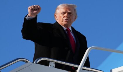 পারমাণবিক অস্ত্র না হরমুজ প্রণালী? তেহরানের শর্তে ‘না’ ট্রাম্পের, যুদ্ধের আশঙ্কায় কাঁপছে বিশ্ব!