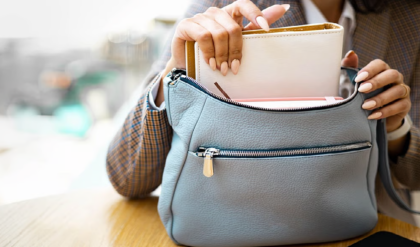 অফিসের ব্যাগে এই ৭ জিনিস রাখছেন? অজান্তেই বাধা আসছে আপনার পদোন্নতিতে! আজই সাবধান হন অফিসের ব্যাগে এই ৭ জিনিস রাখছেন? অজান্তেই বাধা আসছে আপনার পদোন্নতিতে! আজই সাবধান হন