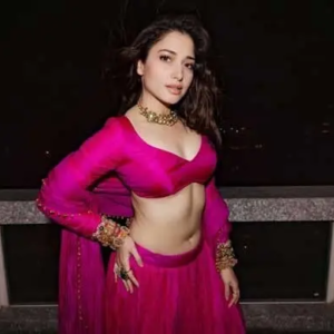 জিম করেও কমছে না পেটের মেদ? তামান্না ভাটিয়ার ট্রেইনারের ফাঁস করা এই ৩টি ‘ভুল’ খাবারই আসল কারণ! জিম করেও কমছে না পেটের মেদ? তামান্না ভাটিয়ার ট্রেইনারের ফাঁস করা এই ৩টি ‘ভুল’ খাবারই আসল কারণ!