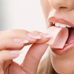 চুইংগাম গিলে ফেলেছেন? সত্যিই কি ৭ বছর পেটে জমা থাকে? জানলে চমকে যাবেন! চুইংগাম গিলে ফেলেছেন? সত্যিই কি ৭ বছর পেটে জমা থাকে? জানলে চমকে যাবেন!