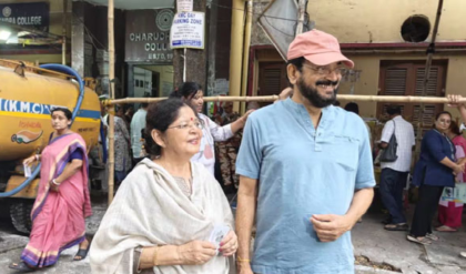 বুথে এসেও ফিরলেন চিরঞ্জিত! ইভিএম বিভ্রাটে দীর্ঘক্ষণ অপেক্ষায় ‘বেদের মেয়ে জোসনা’-র নায়ক