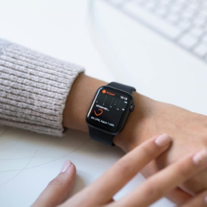 কবজিতে ঘড়ি পরছেন না রোগ ডেকে আনছেন? ৯৫% ঘড়ির স্ট্র্যাপে মিলল মারাত্মক জীবাণু, জানলে আঁতকে উঠবেন