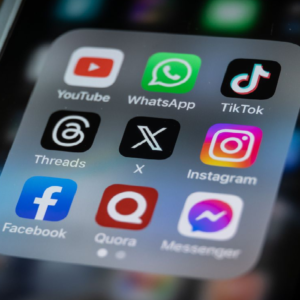 জমি-বাড়ির মতো এবার সোশ্যাল মিডিয়ারও হবে ‘উইল’! মৃত্যুর পর কে পাবেন আপনার ফেসবুক-ইনস্টাগ্রামের দখল?