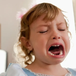 সন্তান কি সামান্য আঘাতেই মেজাজ হারাচ্ছে? শান্ত করার জাদুকরী ৫টি উপায়!