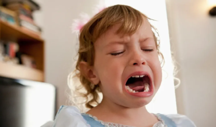 সন্তান কি সামান্য আঘাতেই মেজাজ হারাচ্ছে? শান্ত করার জাদুকরী ৫টি উপায়!