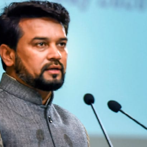 “৪ মে বিজেপি আসছে, টিএমসি যাচ্ছে!” ভোটমুখী বাংলায় অনুরাগের গর্জনে শোরগোল