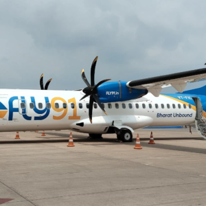 মৃত্যুর সঙ্গে টানা ২৪০ মিনিট! মাঝআকাশে বিভীষিকা, অঝোরে কাঁদছেন যাত্রীরা—হায়দরাবাদ-হুবলি বিমানে রুদ্ধশ্বাস ৪ ঘণ্টা