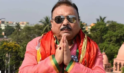 ‘যতবার নাটক করবেন, পরের দিনই আমরা মুড়ি খাব!’ ঝালমুড়ি খেয়ে মোদিকে ১৫ লাখের কথা মনে করালেন মদন মিত্র