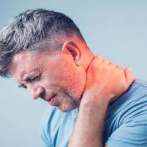 ঘাড় ও কাঁধের যন্ত্রণায় জেরবার? ওষুধের বদলে কাজ দেবে এই ৭টি সহজ ব্যায়াম!