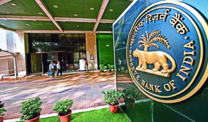 রেপো রেট নিয়ে বড় খবর! কেন সুদের হারে হাত দিল না রিজার্ভ ব্যাঙ্ক? আমজনতার পকেটে কি এবার টান? রেপো রেট নিয়ে বড় খবর! কেন সুদের হারে হাত দিল না রিজার্ভ ব্যাঙ্ক? আমজনতার পকেটে কি এবার টান?