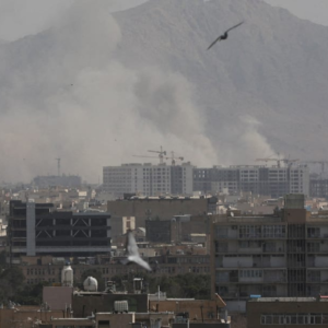 দুই সপ্তাহের যুদ্ধবিরতি: ট্রাম্পের হুমকির মাঝেই ইসলামাবাদে মুখোমুখি আমেরিকা ও ইরান, নেপথ্যে কোন সমীকরণ?