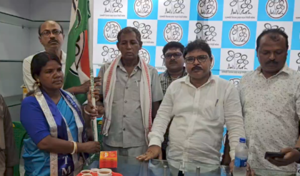 সন্দেশখালিতে বিজেপির ঘরে সিঁধ! বিধানসভা ভোটের মুখে তৃণমূলের মাস্টারস্ট্রোক, ৫০ নেতা-কর্মীর দলবদল