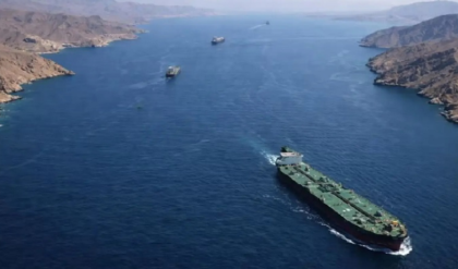 হরমুজ প্রণালীতে মার্কিন অবরোধের পাল্টা চাল, বিশ্ববাজারে জ্বালানি তেলের দামে বড় বিস্ফোরণ?