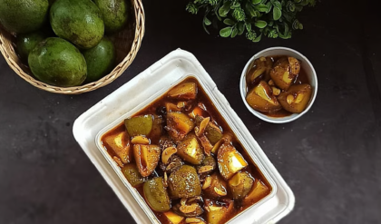 জিভে জল আসতে বাধ্য! খোসাসহ কাঁচা আমের এই টক-ঝাল আচার একবার খেলে স্বাদ ভুলবেন না জিভে জল আসতে বাধ্য! খোসাসহ কাঁচা আমের এই টক-ঝাল আচার একবার খেলে স্বাদ ভুলবেন না