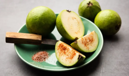 ডায়াবেটিস কি হাতের নাগালে? রোজ একটি পেয়ারা খেলেই ঘটবে ম্যাজিক, জানুন আসল কারণ!