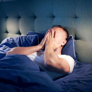 সারাদিন ক্লান্ত অথচ রাতেও দুই চোখের পাতা এক হচ্ছে না? এই ৫টি ভুলই আপনার রাতের ঘুম কেড়ে নিচ্ছে!