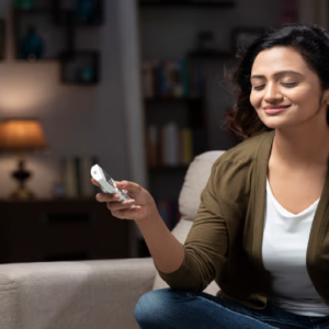 সারাদিন এসিতে থাকছেন? অজান্তেই বুড়িয়ে যাচ্ছে না তো আপনার ত্বক? জেনে নিন বাঁচার উপায়!