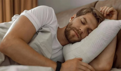 বেশি ঘুমালেই বিপদ! অকাল মৃত্যুর ঝুঁকি বাড়াচ্ছে আপনার প্রিয় ঘুম? চাঞ্চল্যকর তথ্য গবেষণায়