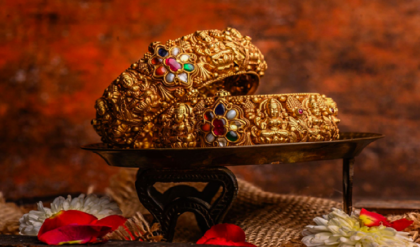 সোনার দামে আগুন! দেড় লাখের গণ্ডি ছাড়িয়ে রেকর্ড উচ্চতায় হলুদ ধাতু, মাথায় হাত মধ্যবিত্তের সোনার দামে আগুন! দেড় লাখের গণ্ডি ছাড়িয়ে রেকর্ড উচ্চতায় হলুদ ধাতু, মাথায় হাত মধ্যবিত্তের